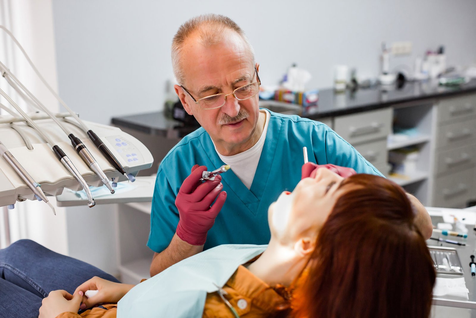 Dentista por ponerle anestesia a paciente
